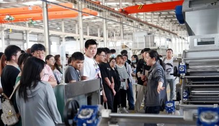 校企聯(lián)動(dòng) 協(xié)同育才丨青島農(nóng)業(yè)大學(xué)師生團(tuán)隊(duì)來青島海科佳參觀交流